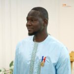 Fousseynou Cissé décoré pour un acte de bravoure à Paris .