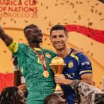 CAN 2025 : Cristiano Ronaldo offre un présent symbolique à Sadio Mané