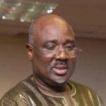 Santé fragile : visites suspendues pour Farba Ngom.