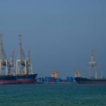 Détroit d’Ormuz : l’Iran frappe deux navires au missile et provoque des secousses dans l’industrie pétrolière régionale