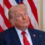 Donald Trump ordonne des frappes contre les embarcations iraniennes posant des mines.