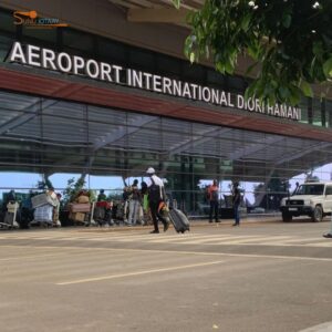Niamey : l’aéroport Diori Hamani bouclé après des tirs nourris entendus à l’aube.