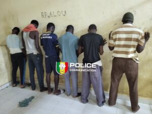 Yeumbeul : six personnes déférées dans une affaire de chantage, tentative d’extorsion et transmission volontaire présumée du VIH