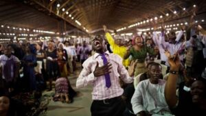 Cameroun : le gouvernement ordonne la fermeture de 1 400 églises de réveil illégales