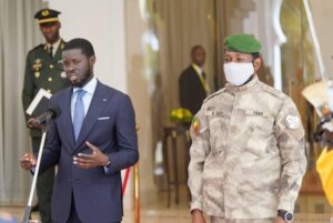 Bassirou Diomaye Faye rassure Assimi Goïta lors d&rsquo;une visite stratégique au Mali