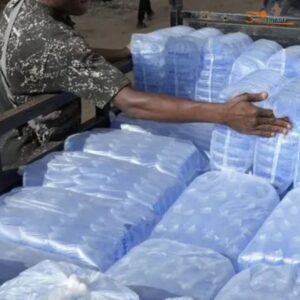 Sachets d&rsquo;eau et boissons clandestins : le ministère du Commerce alerte sur un grave risque sanitaire.