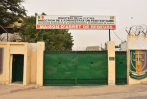 L’Administration pénitentiaire met fin à la fouille à nu systématique des détenus