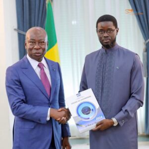Palais : le patronat remet son mémorandum à Bassirou Diomaye Faye.