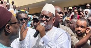 APR : double départ, Macky Sall face à une nouvelle saignée dans ses rangs
