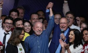 Brésil : les partisans de Lula célèbrent une victoire électorale annoncée
