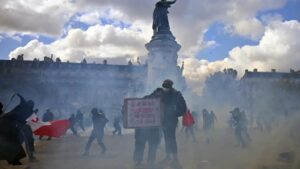 France : des dizaines de milliers de manifestants contre la vie chère, des violences dans plusieurs villes