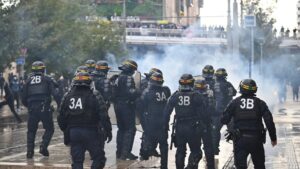 France : 70 000 policiers mobilisés face à une nouvelle vague de manifestations